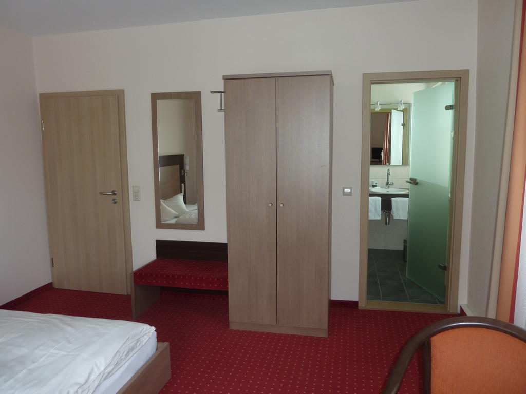 Hotel Gasthof Koenig Karl 프로이덴슈타트 객실 사진