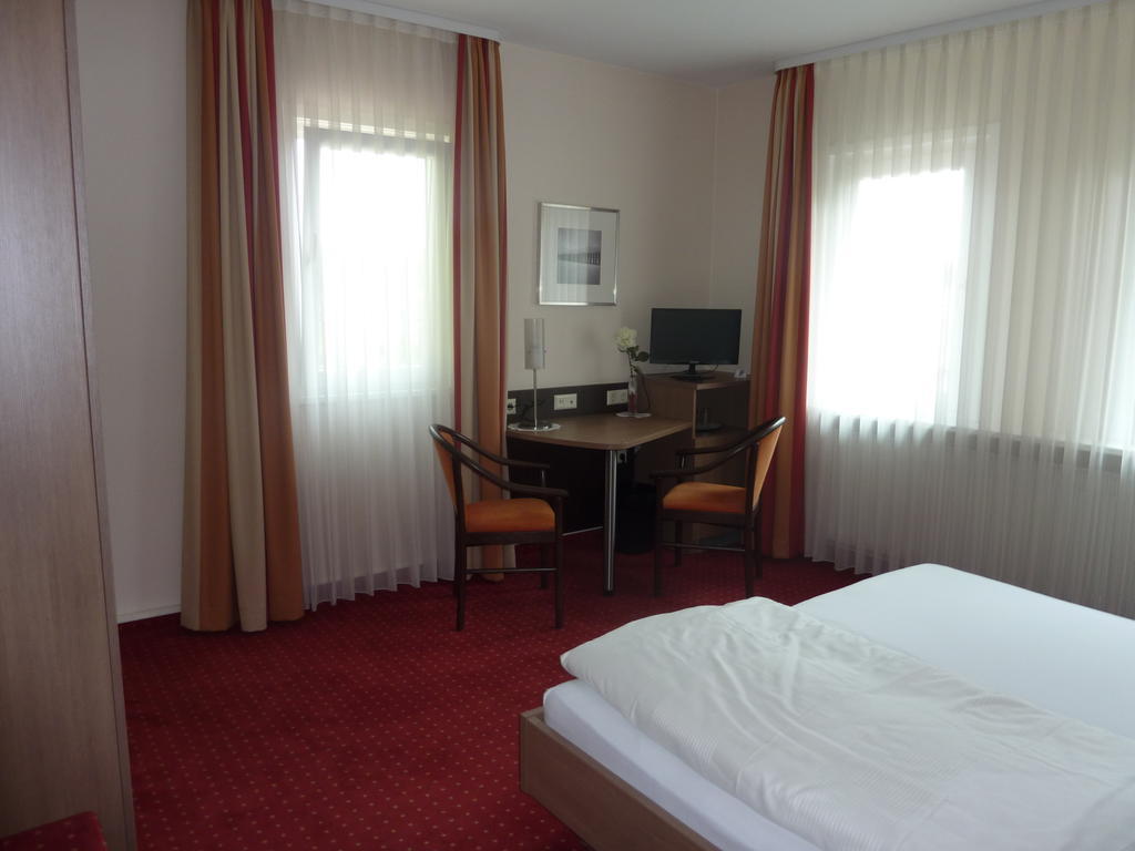 Hotel Gasthof Koenig Karl 프로이덴슈타트 객실 사진